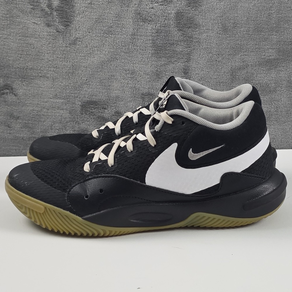 Size 6 - Nike Hyperquick Black White Flat Silver